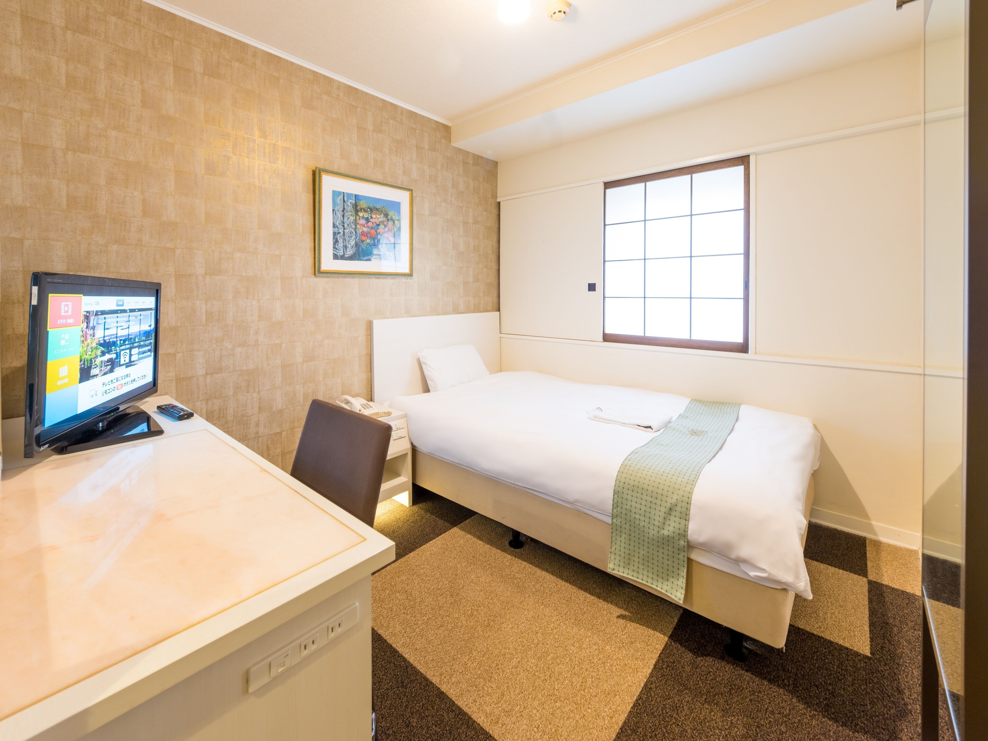 Deluxe Single Room, 1 Large Twin Bed, Non-Smoking, with luggage storage service | Free WiFi, bed sheets