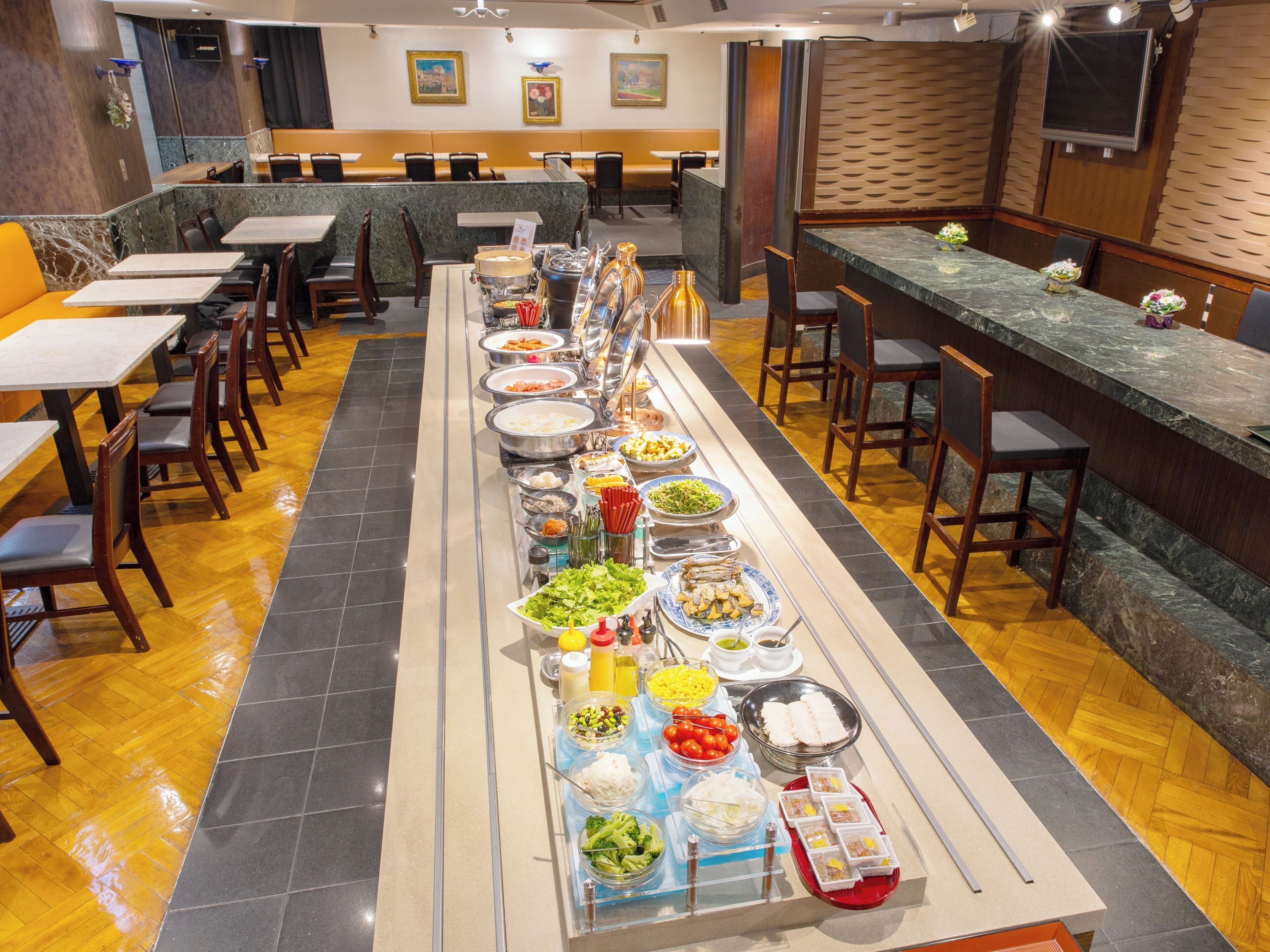 每日供应自助式早餐（每人 JPY 1500）