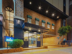 Exterior - New Osaka Hotel (Osaka)