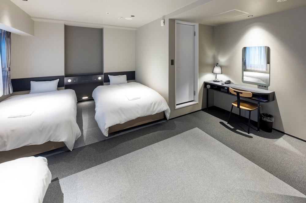 New Ōsaka Hotel by null