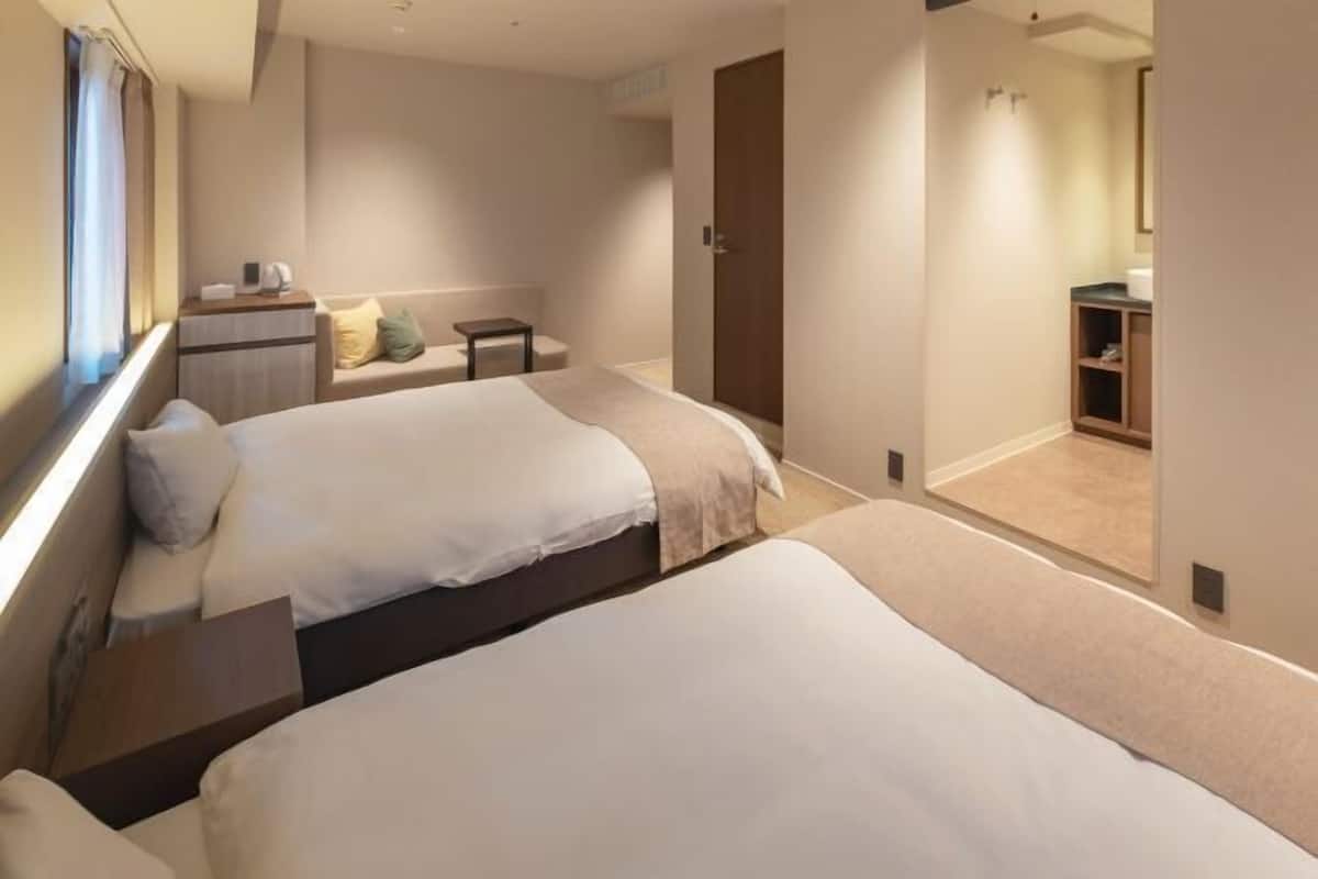 Free WiFi, bed sheets