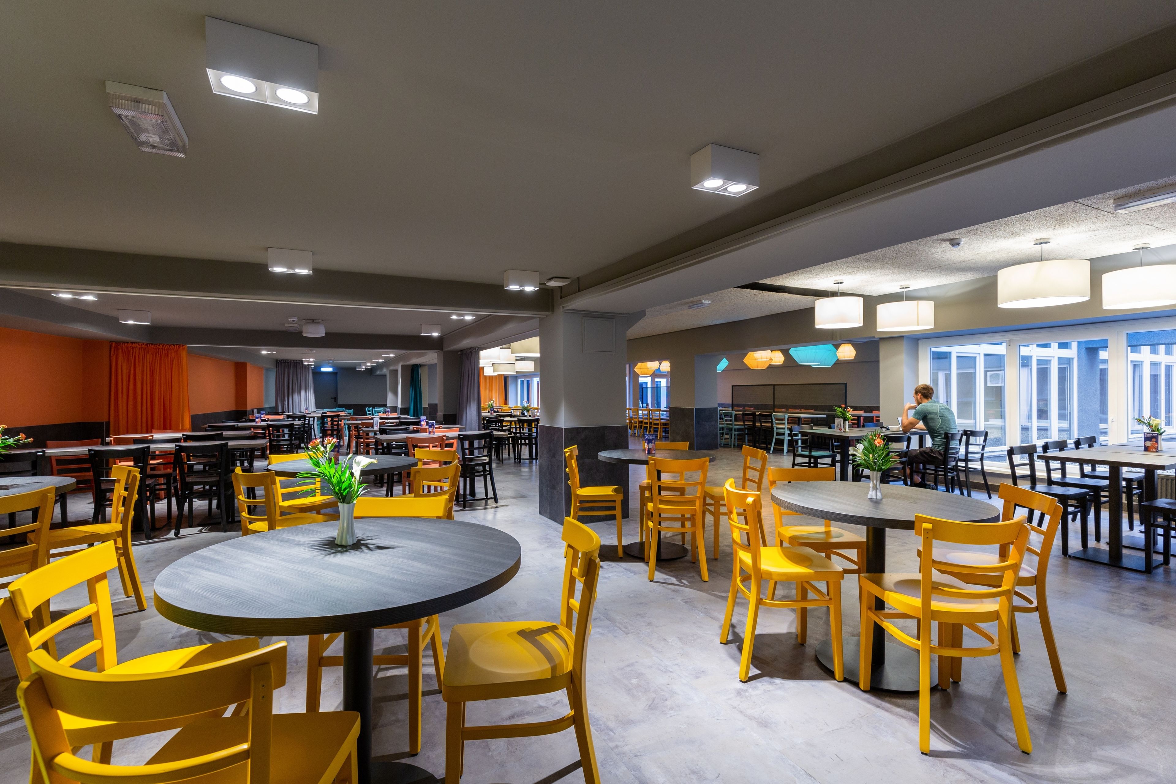 Daily buffet breakfast (EUR 11.90 per person)