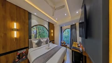 Standard Single Room | Premium bedding, minibar, desk, laptop workspace