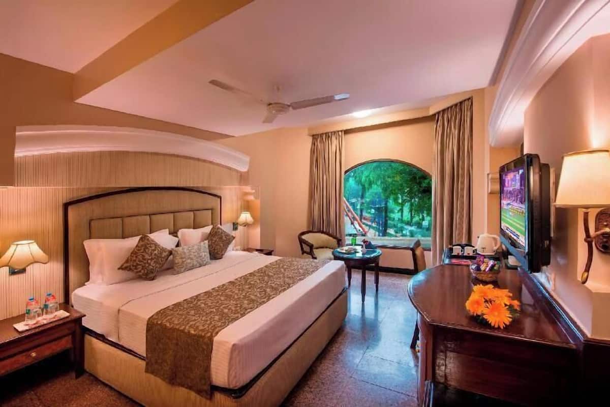 Premium bedding, minibar, desk, laptop workspace