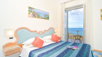 Roupas de cama premium, frigobar, cofres nos quartos, escrivaninha