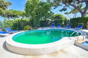 실내 수영장, 야외 수영장