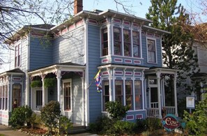 Front of property - The Inn at Penn Cove (Coupeville)