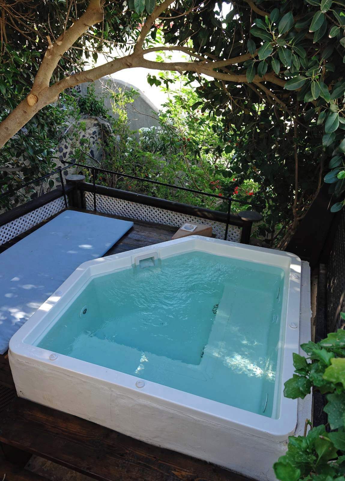 grand four bedroom villa with private hot tub | private spa tub