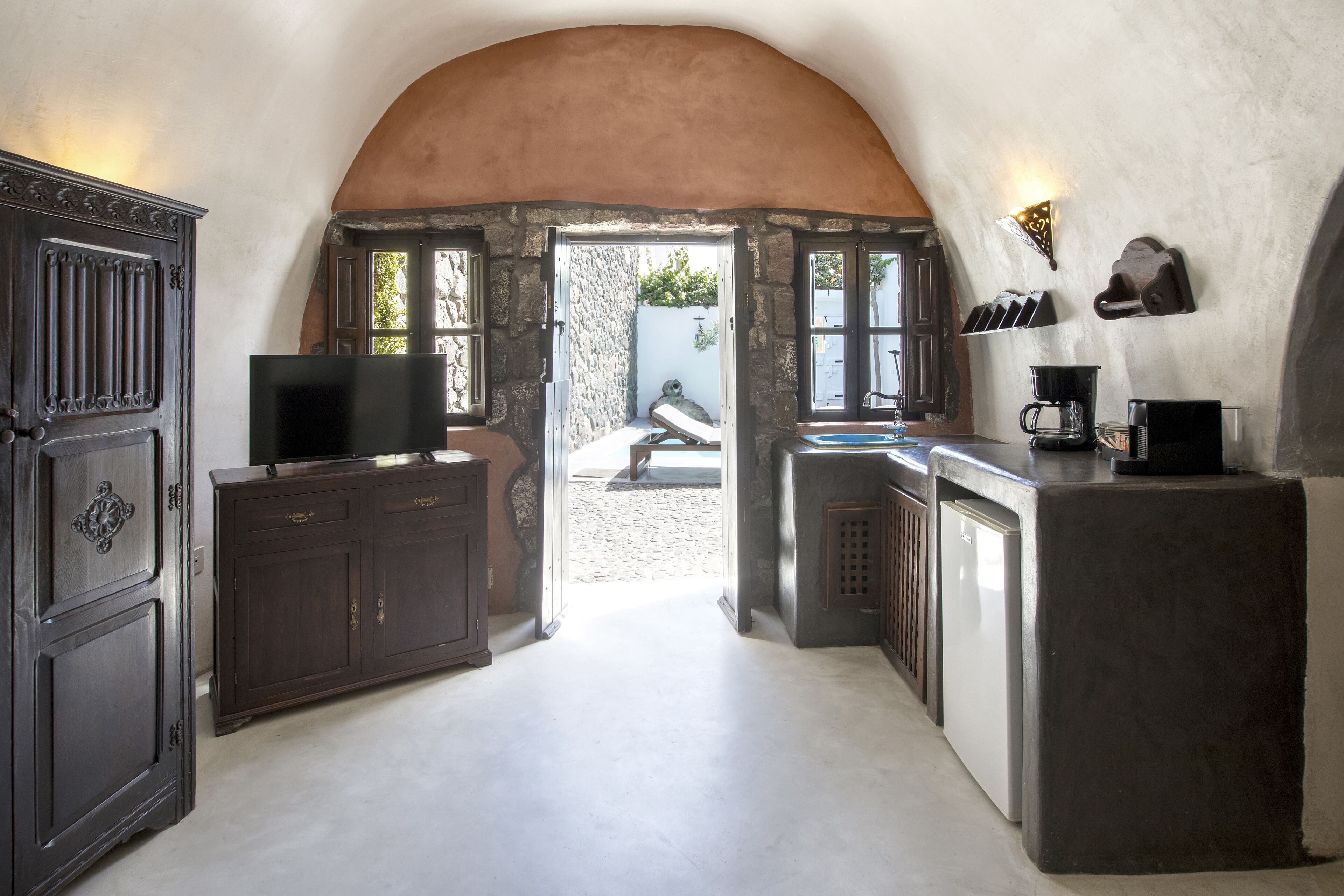 one bedroom villa with private pool | individually decorated, individually furnished, soundproofing