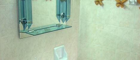 Wastafel kamar mandi
