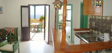 Fridge, stovetop, coffee/tea maker, electric kettle