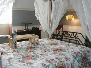 Richard’s Room | Free WiFi - Herzog Mansion (Hermann)