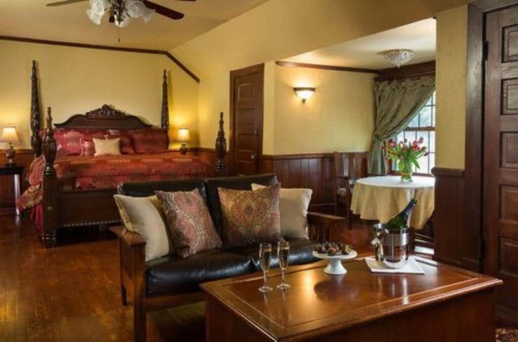 Superior Double Room, Ensuite (Spruce)