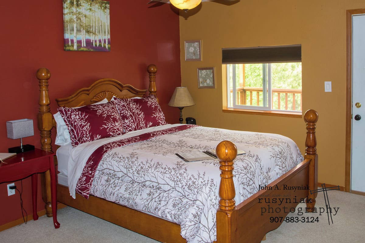 Moonberry Room – Queen | Premium bedding, bed sheets