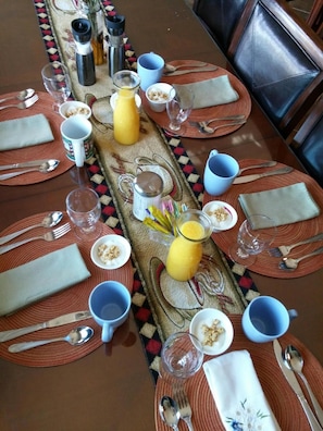 Restaurant - A Hyde Away Inn B&B (Tok)