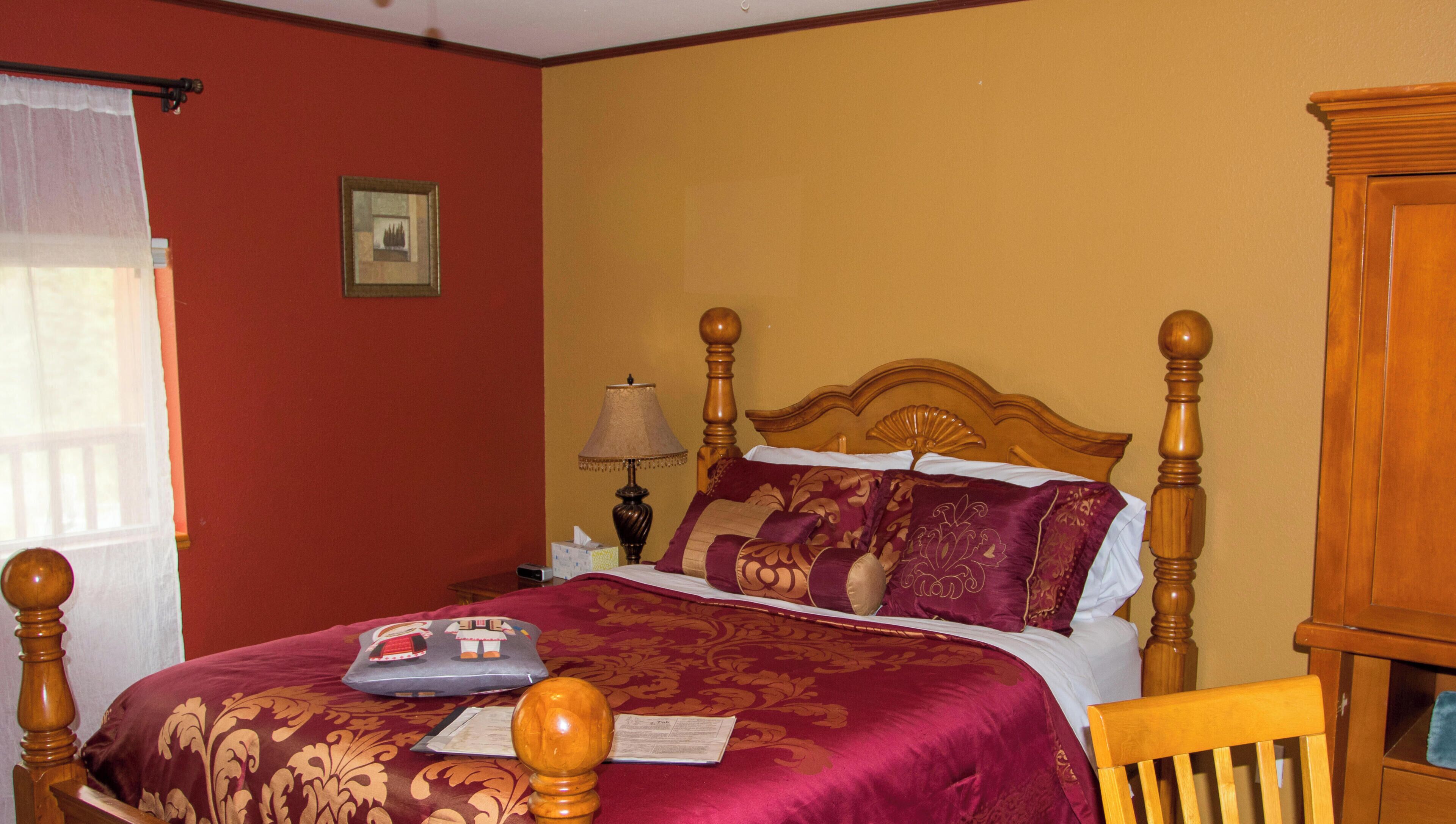 Snowberry Room – Queen | Premium bedding, bed sheets