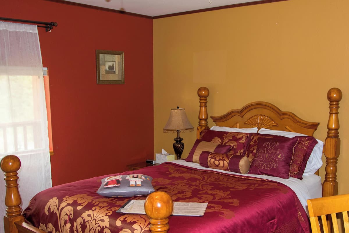 Snowberry Room – Queen | Premium bedding, bed sheets