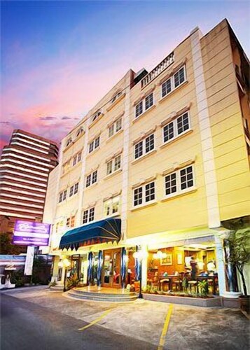 Sawasdee Langsuan Inn