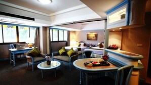 Sawasdee Suite             | In-room safe - Sawasdee Langsuan Inn (Bangkok)