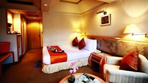Standard room | In-room safe - Sawasdee Langsuan Inn (Bangkok)