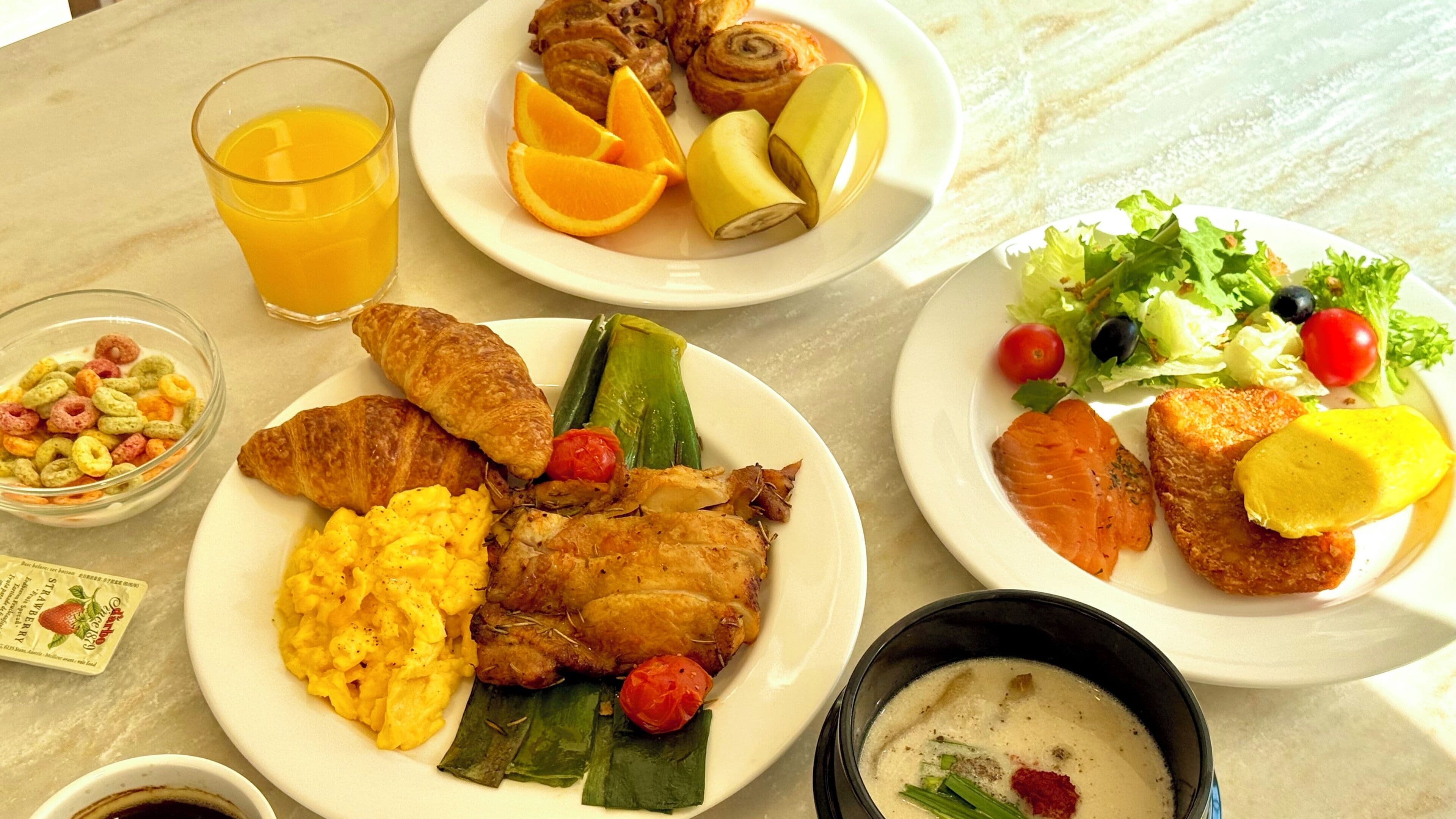 Daily buffet breakfast for a fee