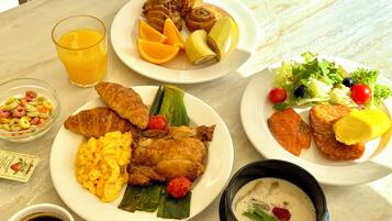 Daily buffet breakfast for a fee