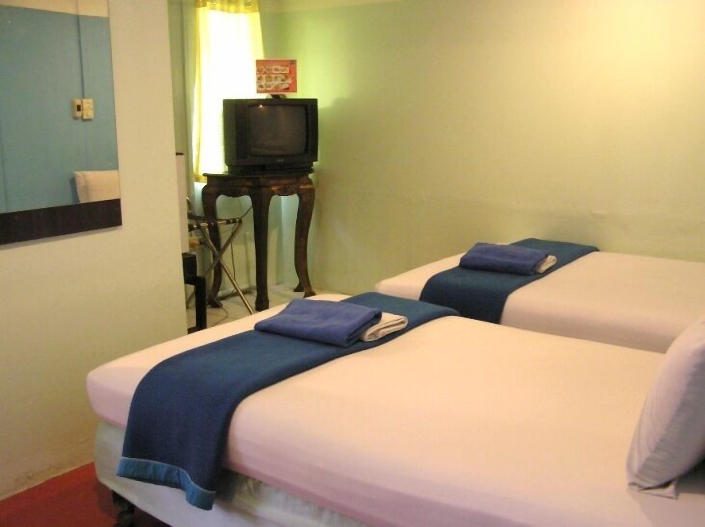 Twin Room with Shared Bathroom