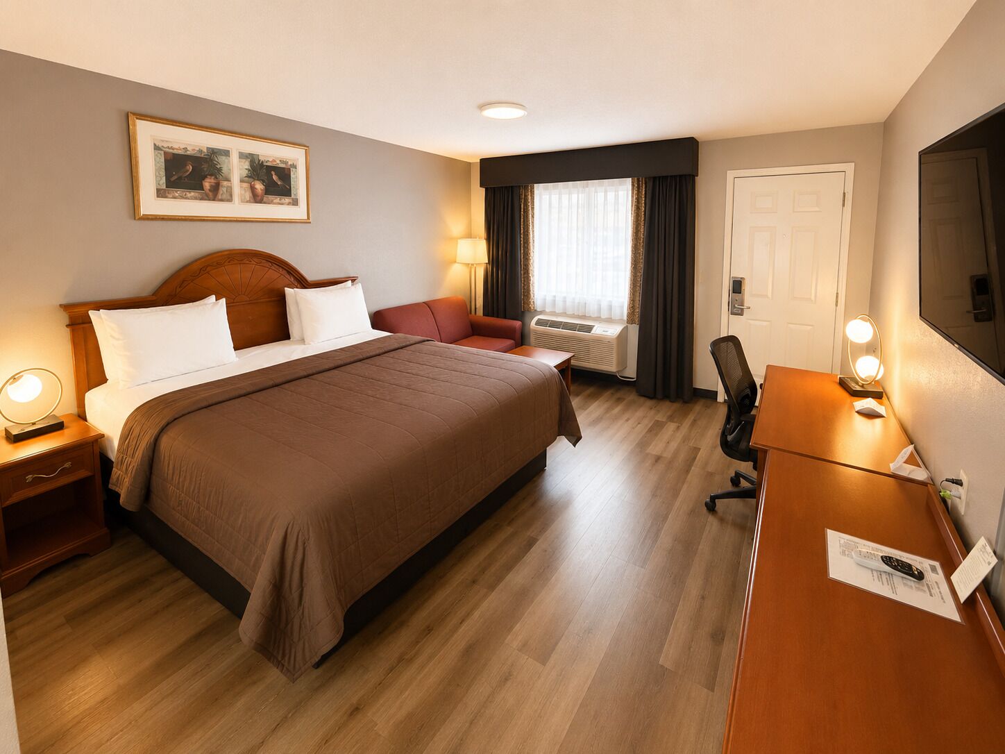 1 bedroom, down comforters, Select Comfort beds, desk