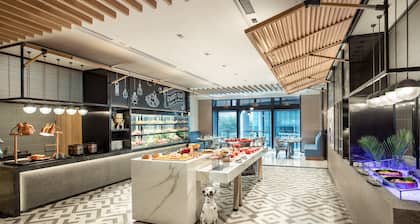 Crowne Plaza Shanghai Nanjing Road by IHG