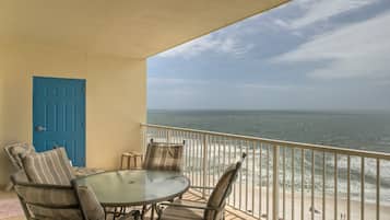 Condo, 2 Bedrooms, 2 Bathrooms, Sea Facing | Balcon