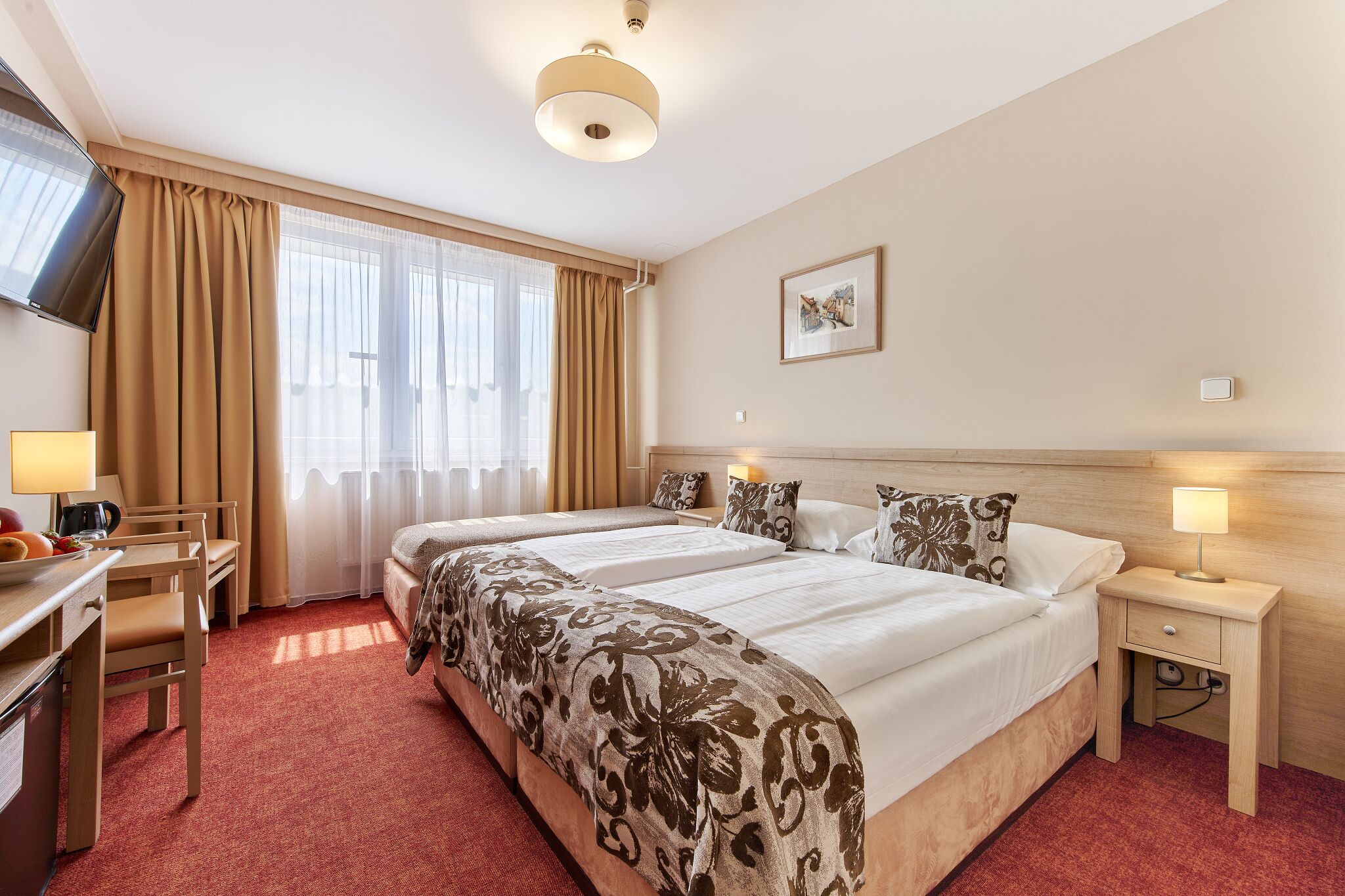 迷你吧、客房內保險箱、書桌、遮光布/窗簾