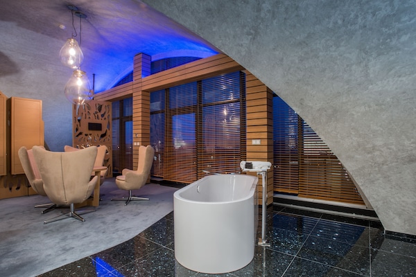 Duplex presidencial (Unlimited Water and sauna world acces) | Frigobar, cofres nos quartos, escrivaninha, cortinas blackout