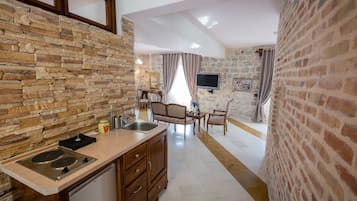 Apartamento standard, 2 quartos, sacada | Cozinha privada