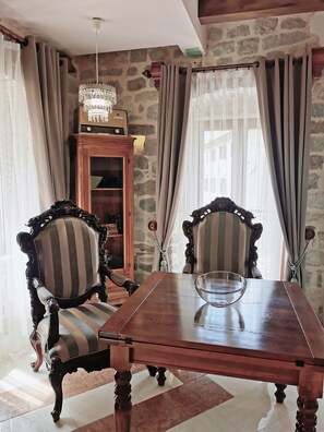 Standard Apartment, 1 Bedroom, Terrace | Living area