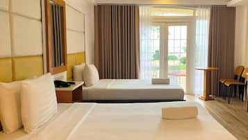 Premier Twin Room | Peti besi dalam bilik, Wi-fi percuma, cadar katil