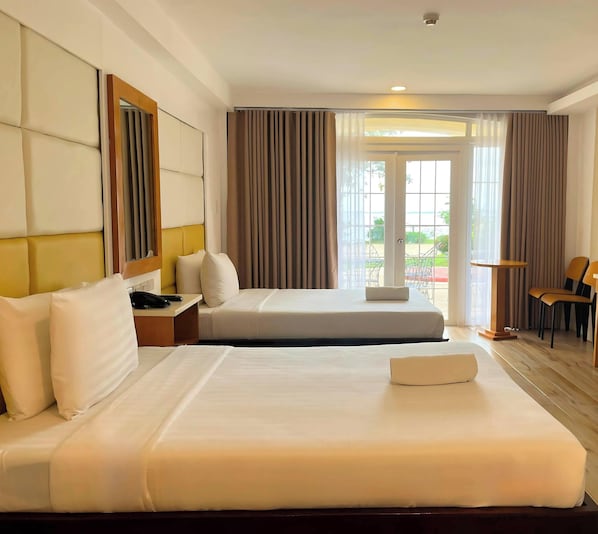 In-room safe, free WiFi, bed sheets