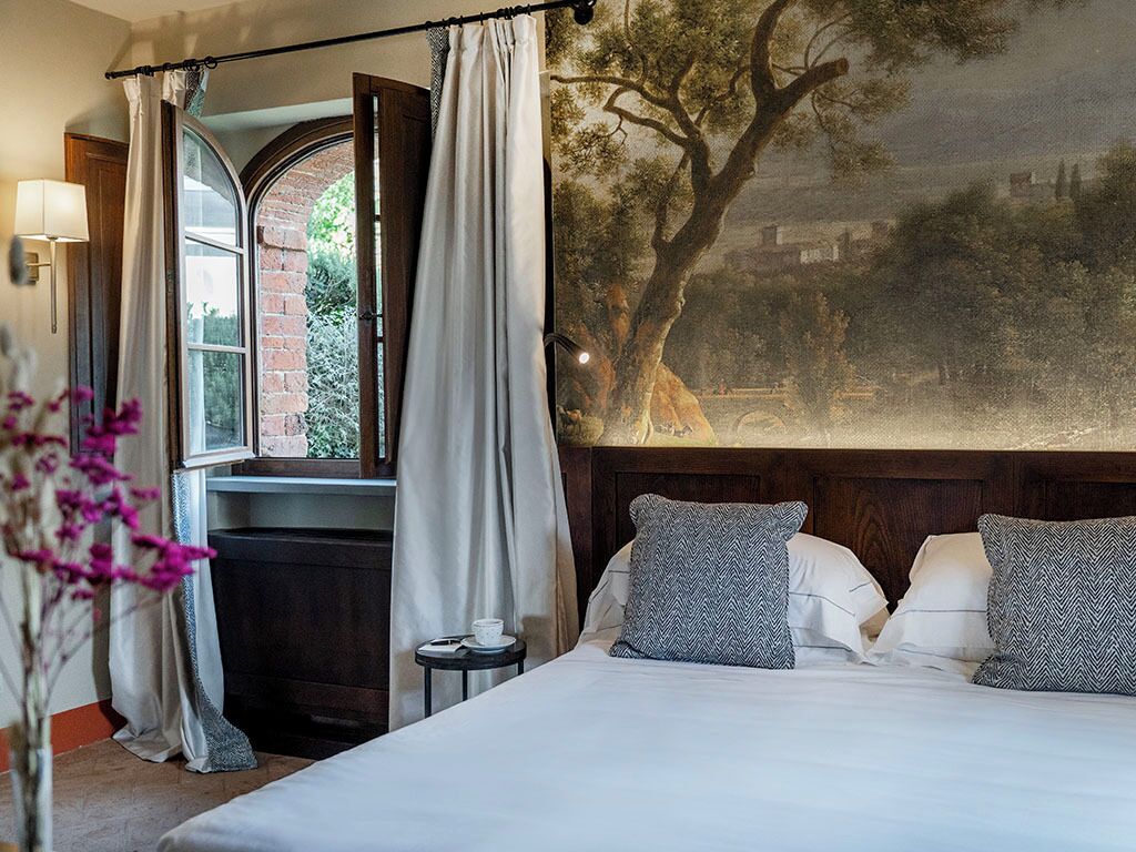 Rom – superior | Allergitestet sengetøy, minibar, safe på rommet og individuelt dekorert