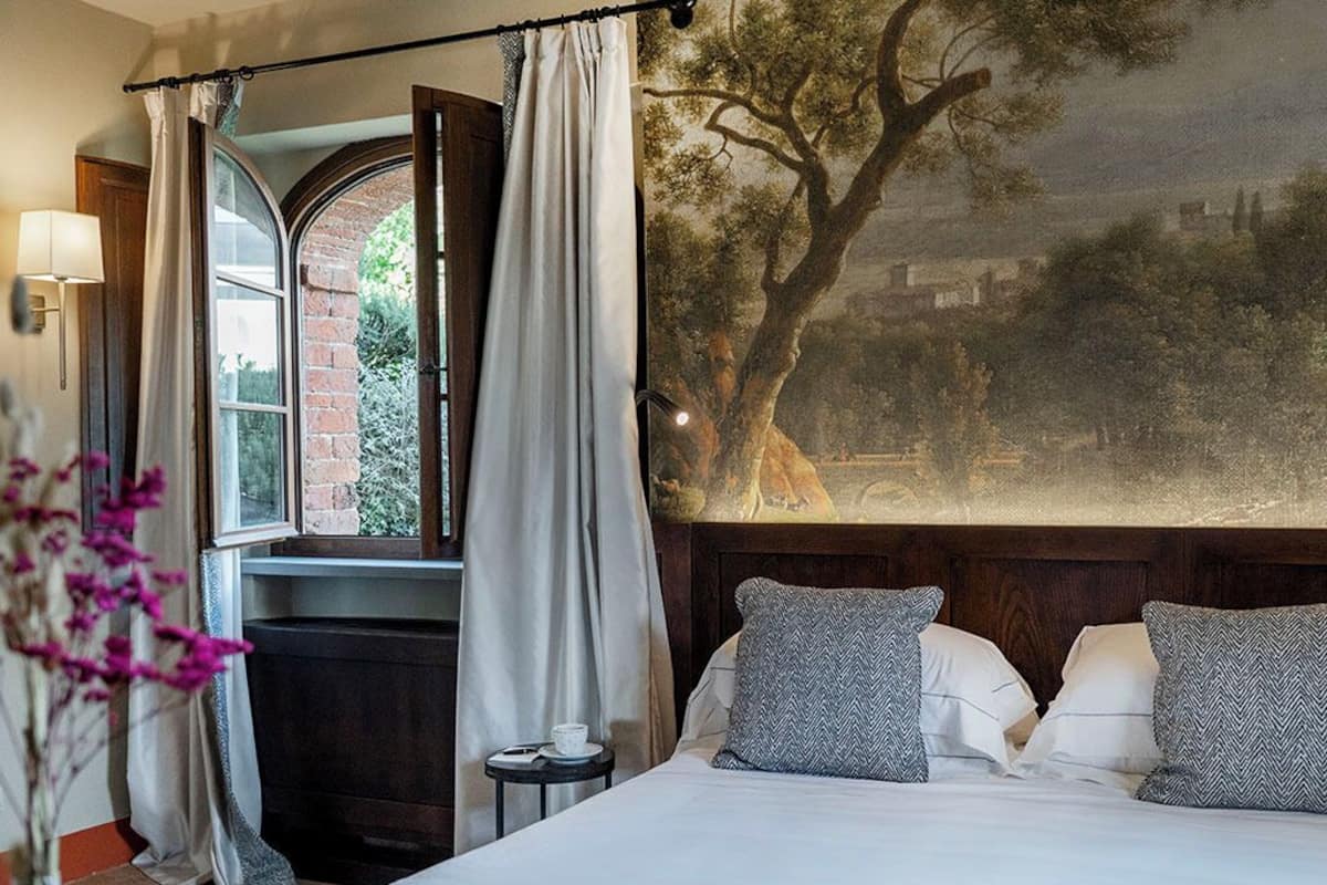 Rom – superior | Allergitestet sengetøy, minibar, safe på rommet og individuelt dekorert