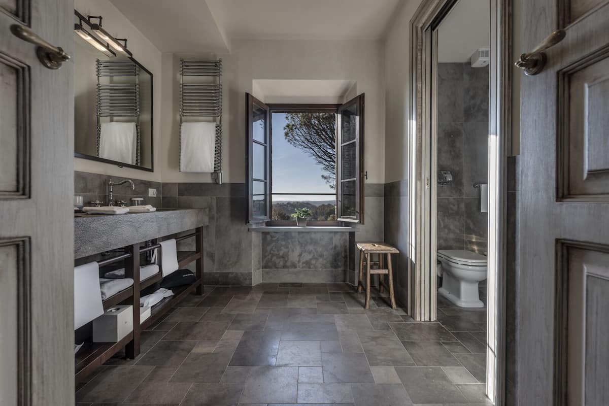 junior suite (piazza) | bathroom | designer toiletries, hair dryer, bathrobes, slippers