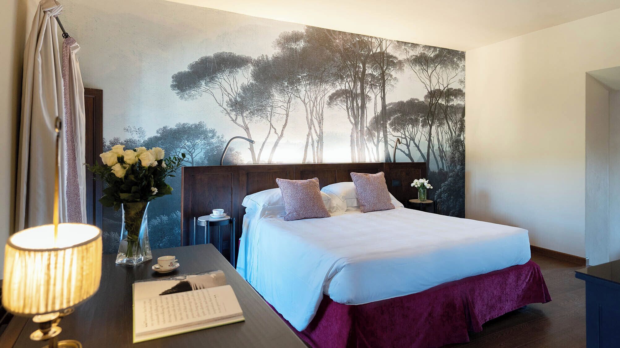 Suite – junior (Piazza) | Allergitestet sengetøy, minibar, safe på rommet og individuelt dekorert