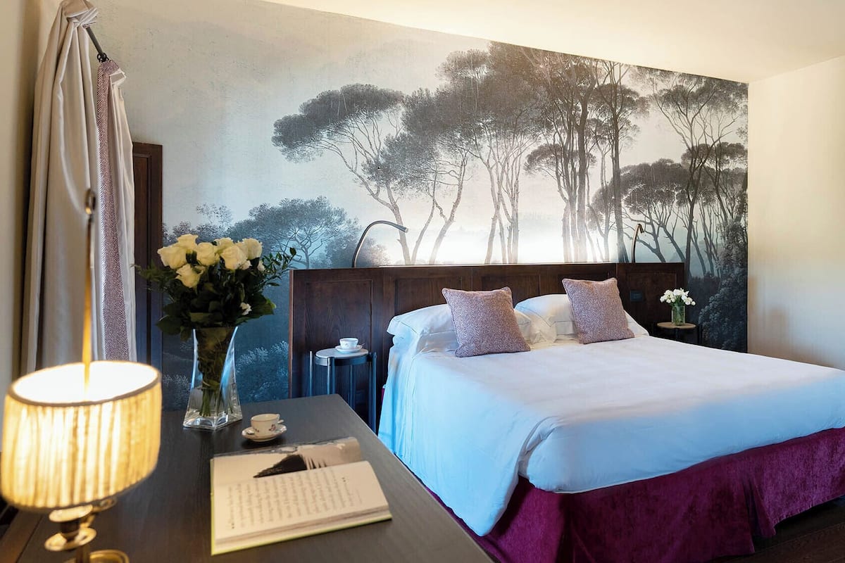 Suite – junior (Piazza) | Allergitestet sengetøy, minibar, safe på rommet og individuelt dekorert