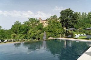 2 piscinas internas, piscina externa sazonal