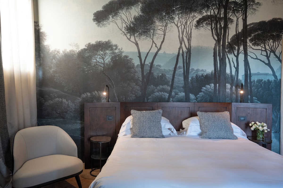 Studiosuite – royal, 1 soverom | Allergitestet sengetøy, minibar, safe på rommet og individuelt dekorert