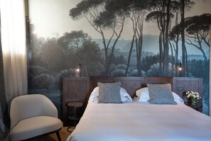 Royal Studio Suite, 1 Bedroom | Hypo-allergenic bedding, minibar, in-room safe, individually decorated