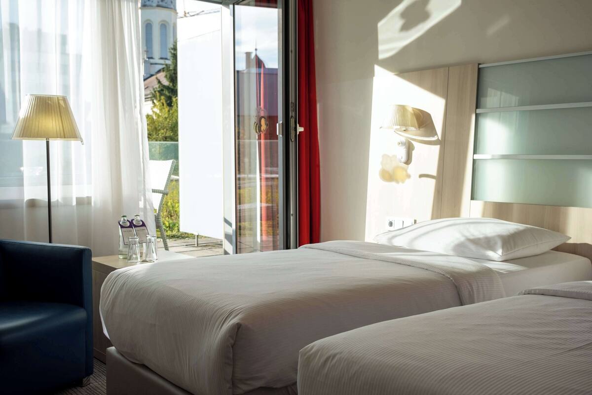 standard room, terrace | hypo-allergenic bedding, in-room safe, desk, laptop workspace