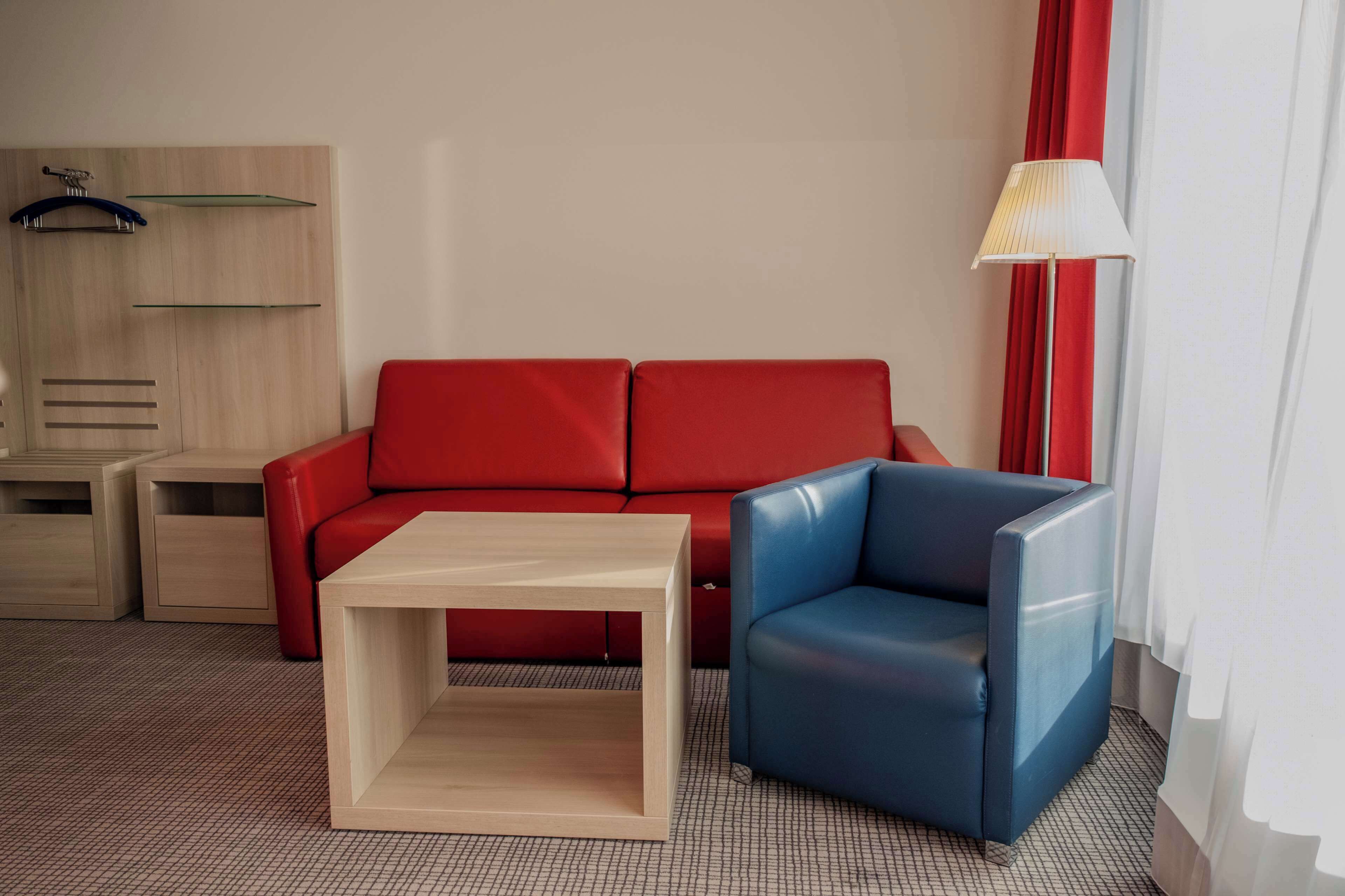 junior suite | hypo-allergenic bedding, in-room safe, desk, laptop workspace