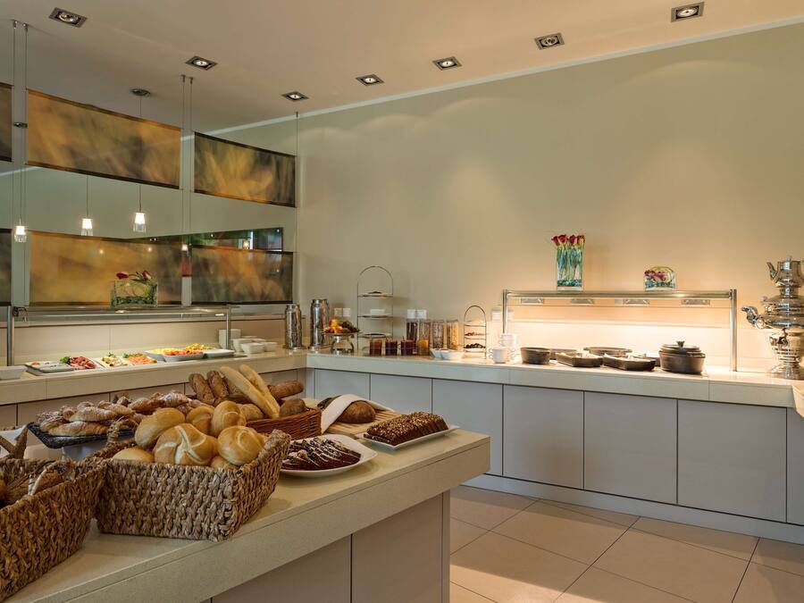 Frühstücksbuffet unter der Woche (22 EUR pro Person)