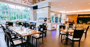 Breakfast served - Sotogrande Hotel And Resort (Lapu-Lapu)