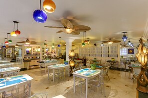 Free daily buffet breakfast - Villas Jurerê Hotel Boutique (Florianópolis)