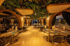 3 restaurants, breakfast, lunch, dinner served; Mexican cuisine